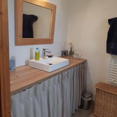 Lägenhet Petite Maison De Village